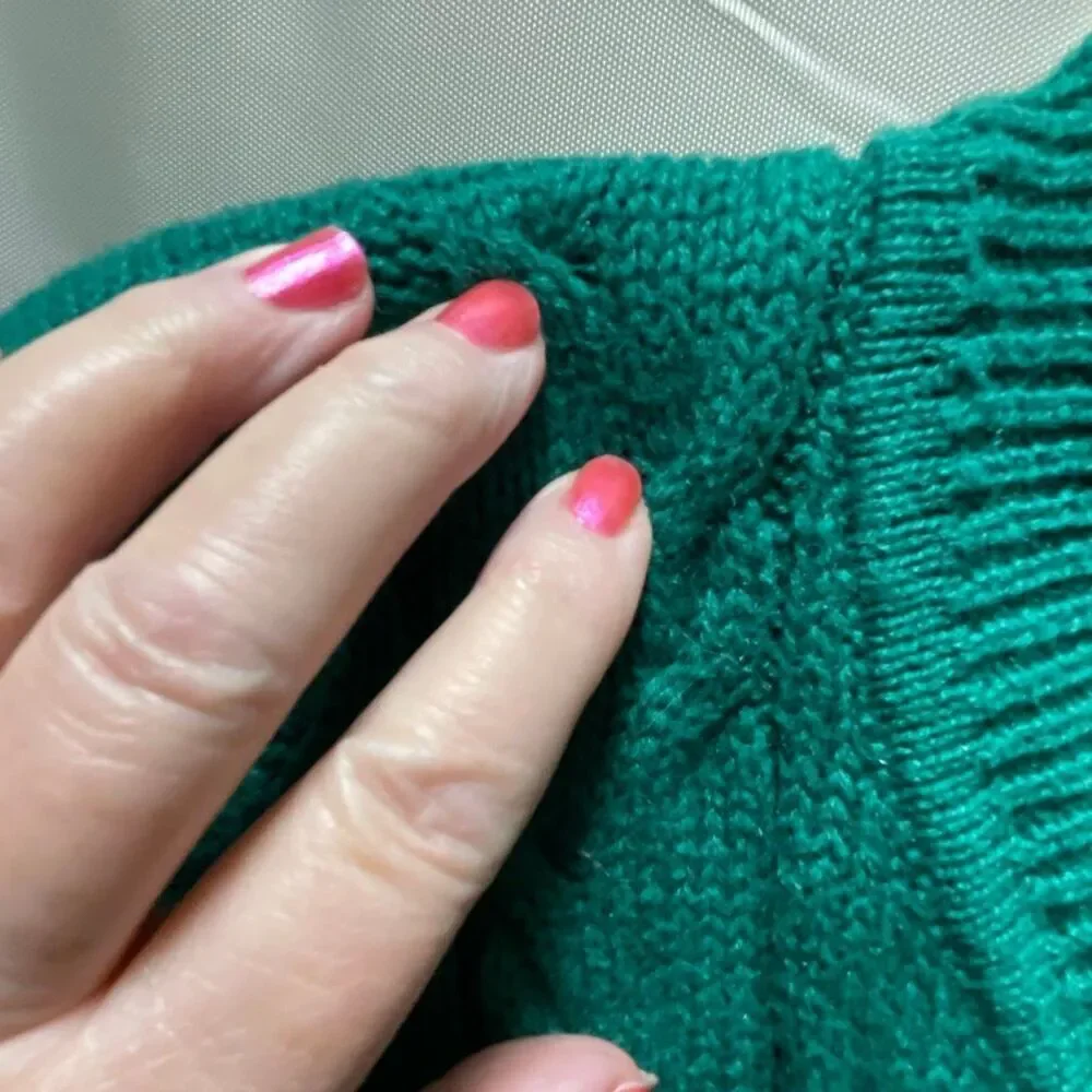 Vintage ☘️American Weekend green size M Ramie cotton sweater. Hong Kong
